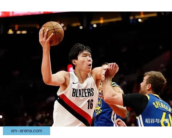 开拓者全家福大合照:杨瀚森C位领衔,利拉德昔日位置成回忆 开拓者全家福大合照:杨瀚森C位领衔,利拉德昔日位置成回忆